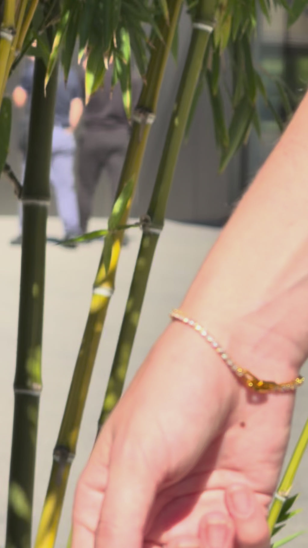 Gold Tennisarmband mit funkelnden Zirkonia Kristallen